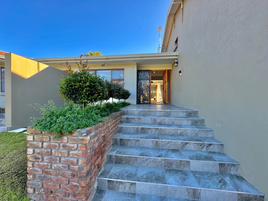 4 Bedroom Property for Sale in Mossel Bay Central Western Cape